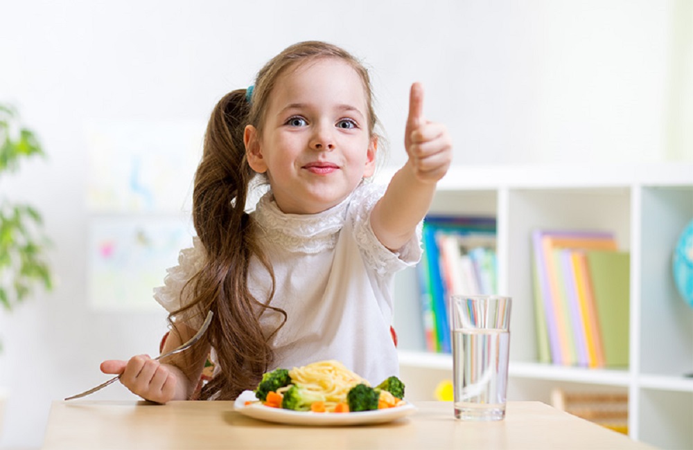 Should Screen Time Be Allowed While Eating?